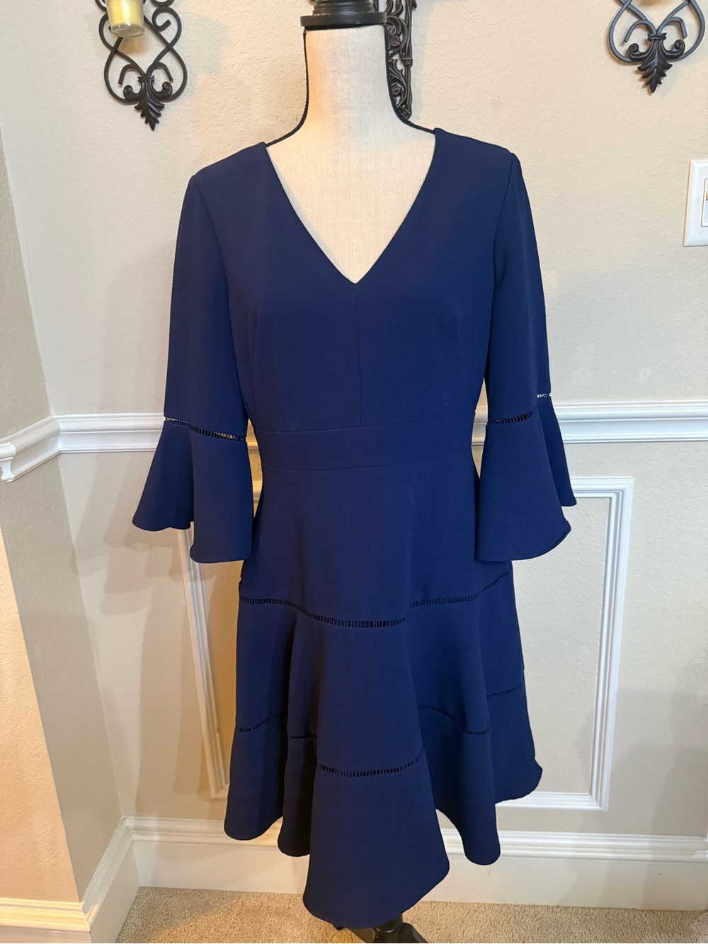 Eliza J Women's Navy Blue V-Neck Flared 3/4 Sleeve Dress.  Size 10.  Like New!